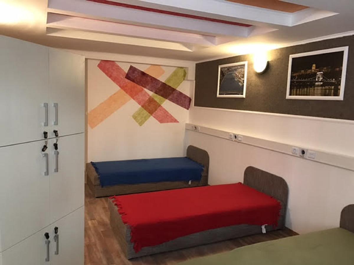 Opera Hostel Βουδαπέστη Εξωτερικό φωτογραφία